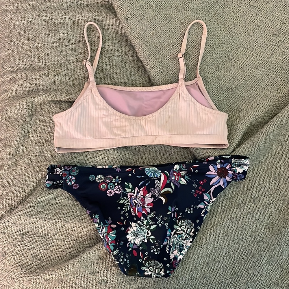 Jessica Simpson bikini - Picture 2 of 2